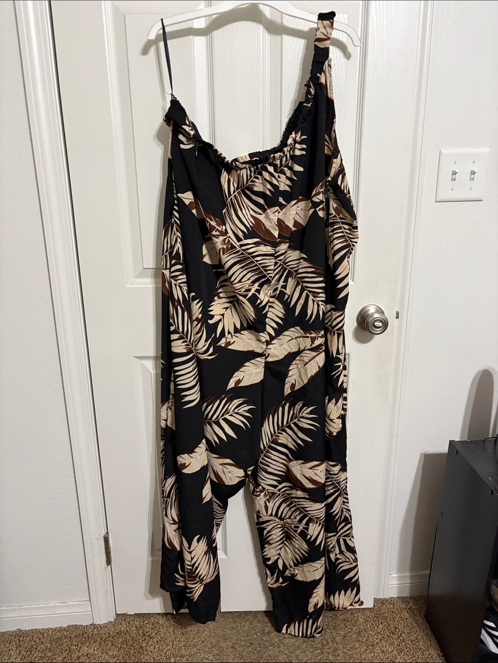 SHEIN Black Tropical Leaf Print Jumpsuit